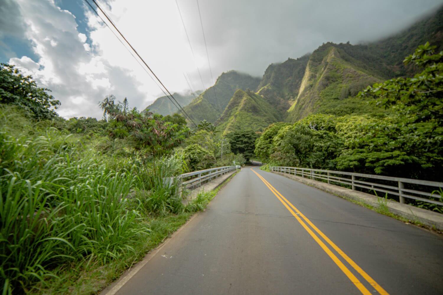 Road to I'ao Valley State Park near Wailuku, HI