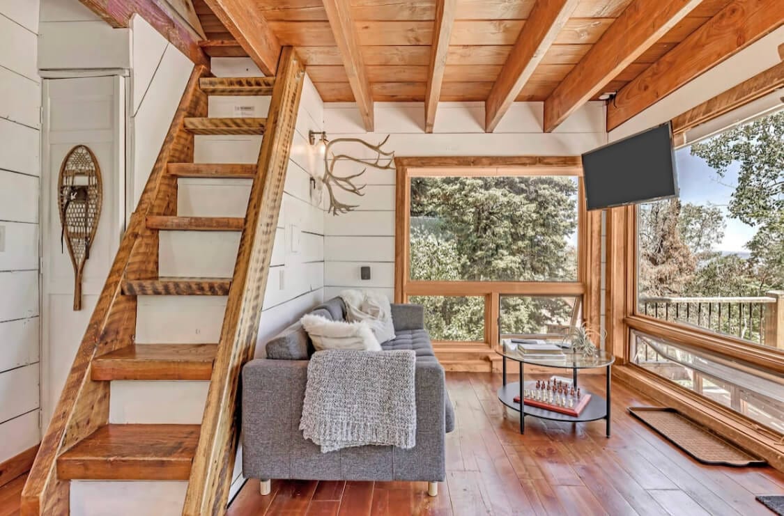 Dreamy tree house Airbnb in Utah