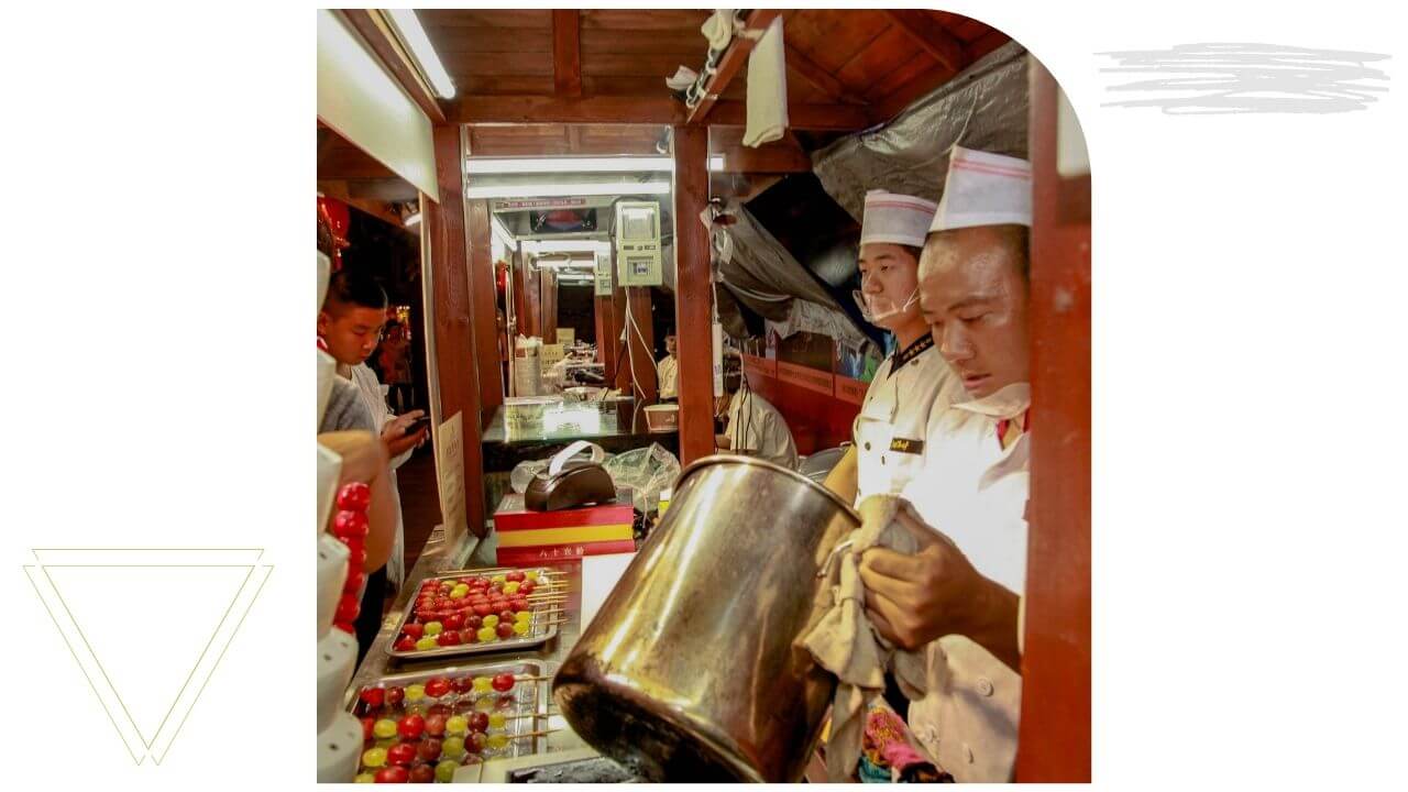 How to save money traveling on food Street food versus dining