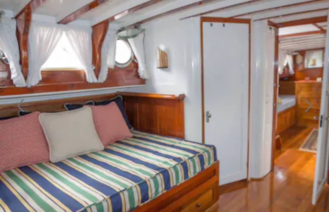 Mastersuite on a yacht in Hawaii Inside of a boat rental on Oahu
