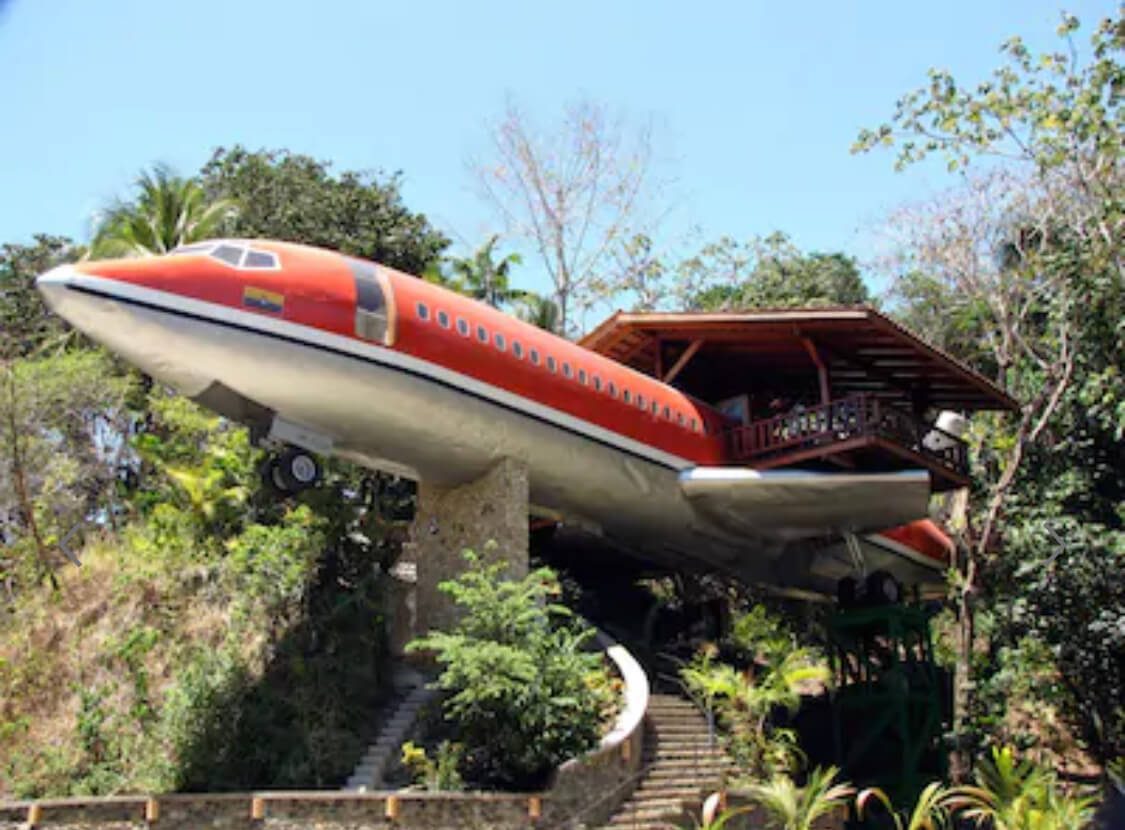 Airplane Airbnb in Costa Rica 