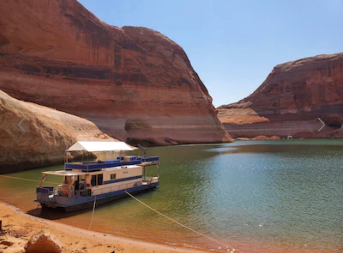 Staying on a houseboat at Lake Powell, Utah