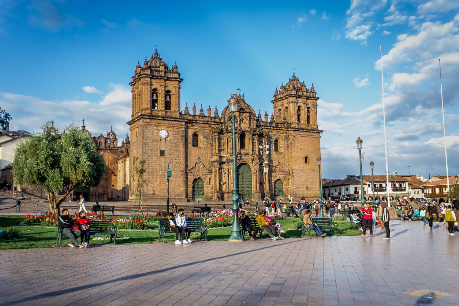 Plaza des Armas in Cusco, Peru Traveling to Cusco Travel Tips