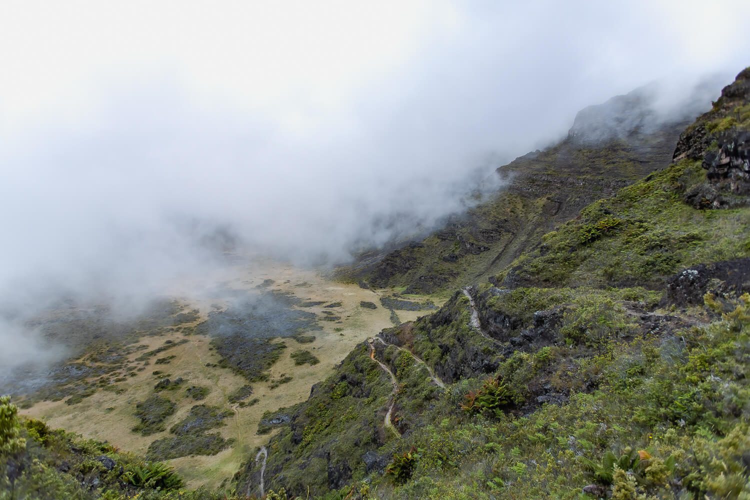 Halemauu trail inside the summit district of Haleakala National Park