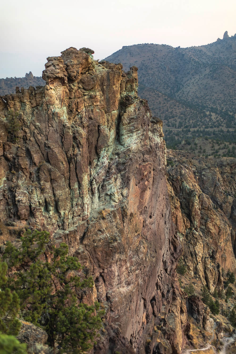 Misery Ridge Trail | Hiking in Smith Rock State Park - Im Jess Traveling